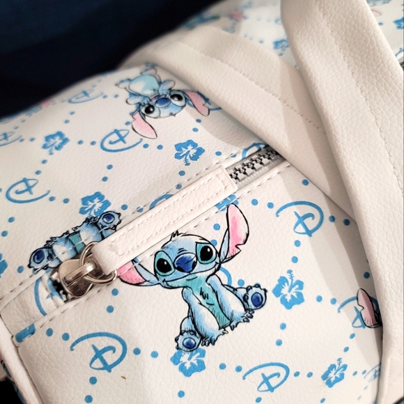 Disney's Stitch Weekender Bag - Picture 3 of 5